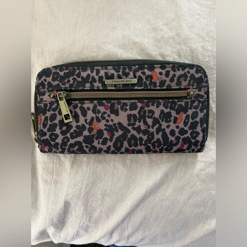 Wallet - Picture 2 of 3